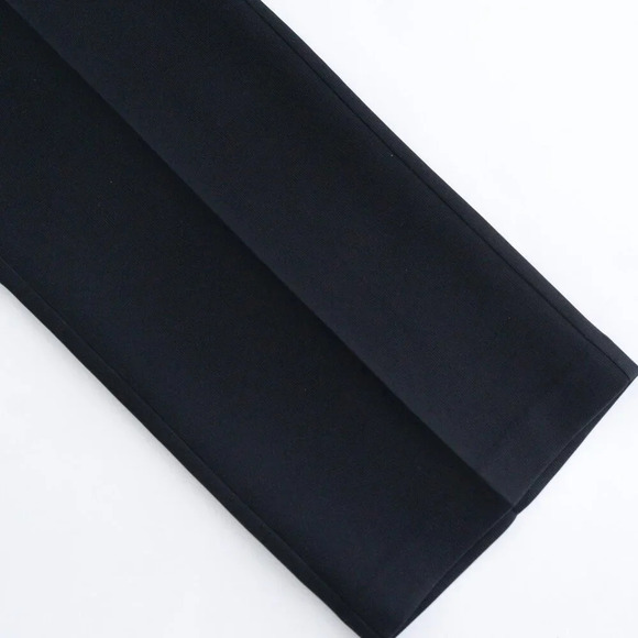 Stay Cool and Confident on the Green: NWT Izod XFG Golf Pants (38x34) - Picture 5 of 13